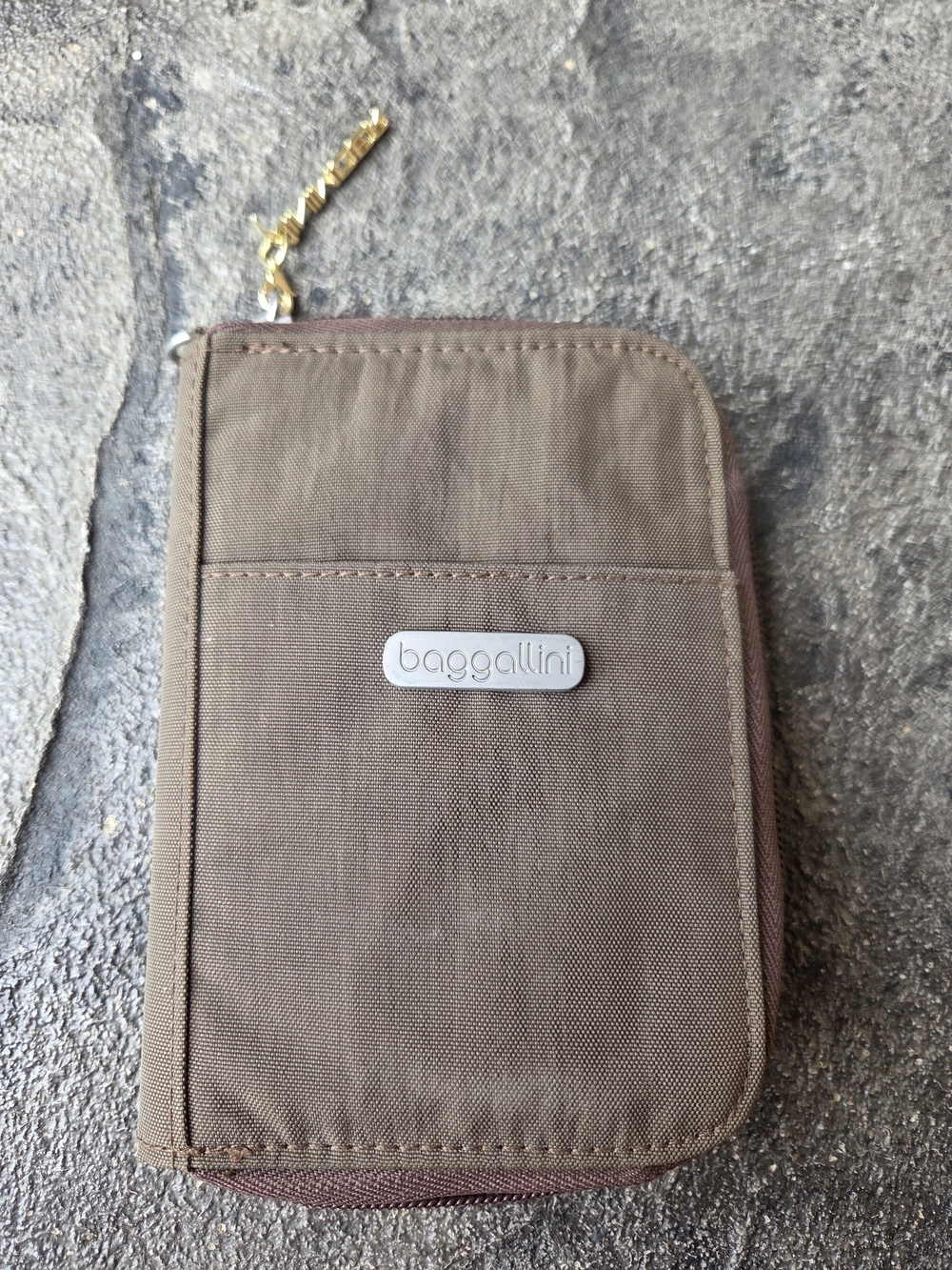 Baggallini Brown Travel Organizer Wallet with Gold Zipper Pull